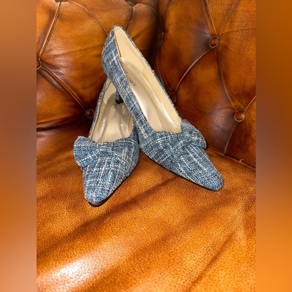 EY Boutique Women's Court Shoes with Bow Light Blue Size 11W